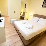 Kotel Residenza Piazza Bologna *